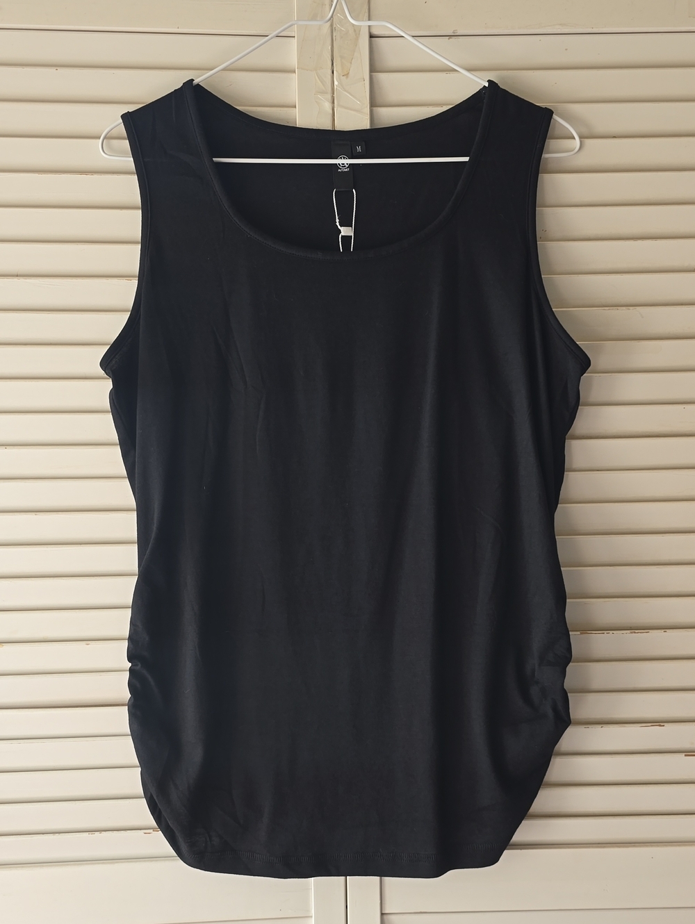 Black Sleeveless Scoop Neck Women's Tank Top Size Medium NWT